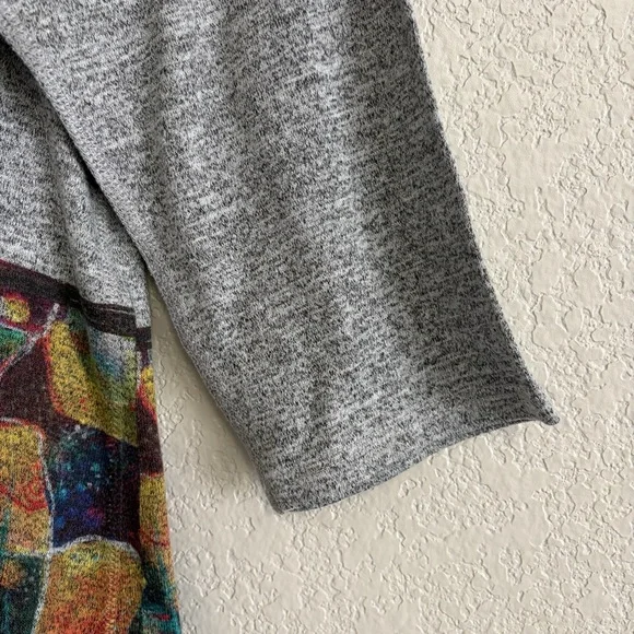 Inoah Sweater Top Womens M Graphic Dapper Dog Split Vneck Hi Lo Dachshund Gray - Picture 7 of 13